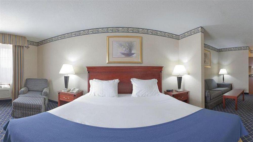 Holiday Inn Express & Suites Danville By Ihg Экстерьер фото