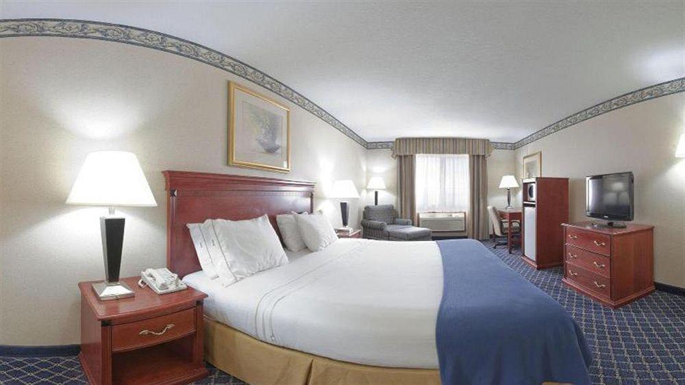 Holiday Inn Express & Suites Danville By Ihg Экстерьер фото