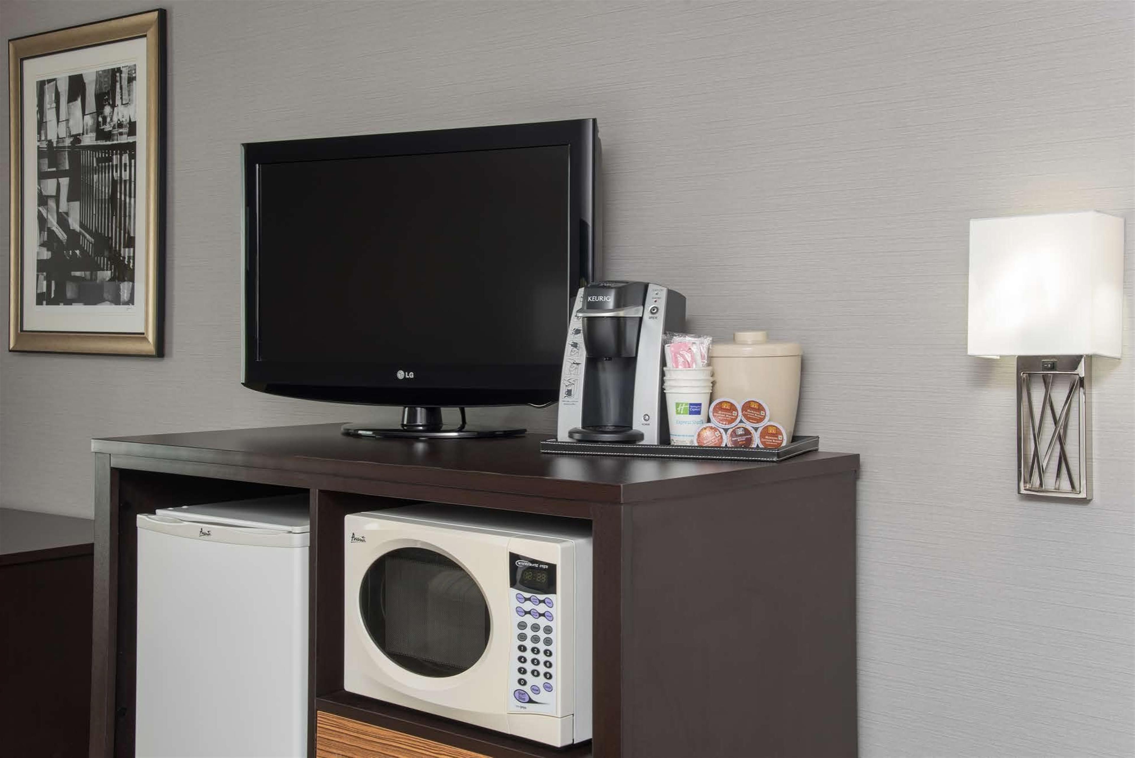 Holiday Inn Express & Suites Danville By Ihg Экстерьер фото