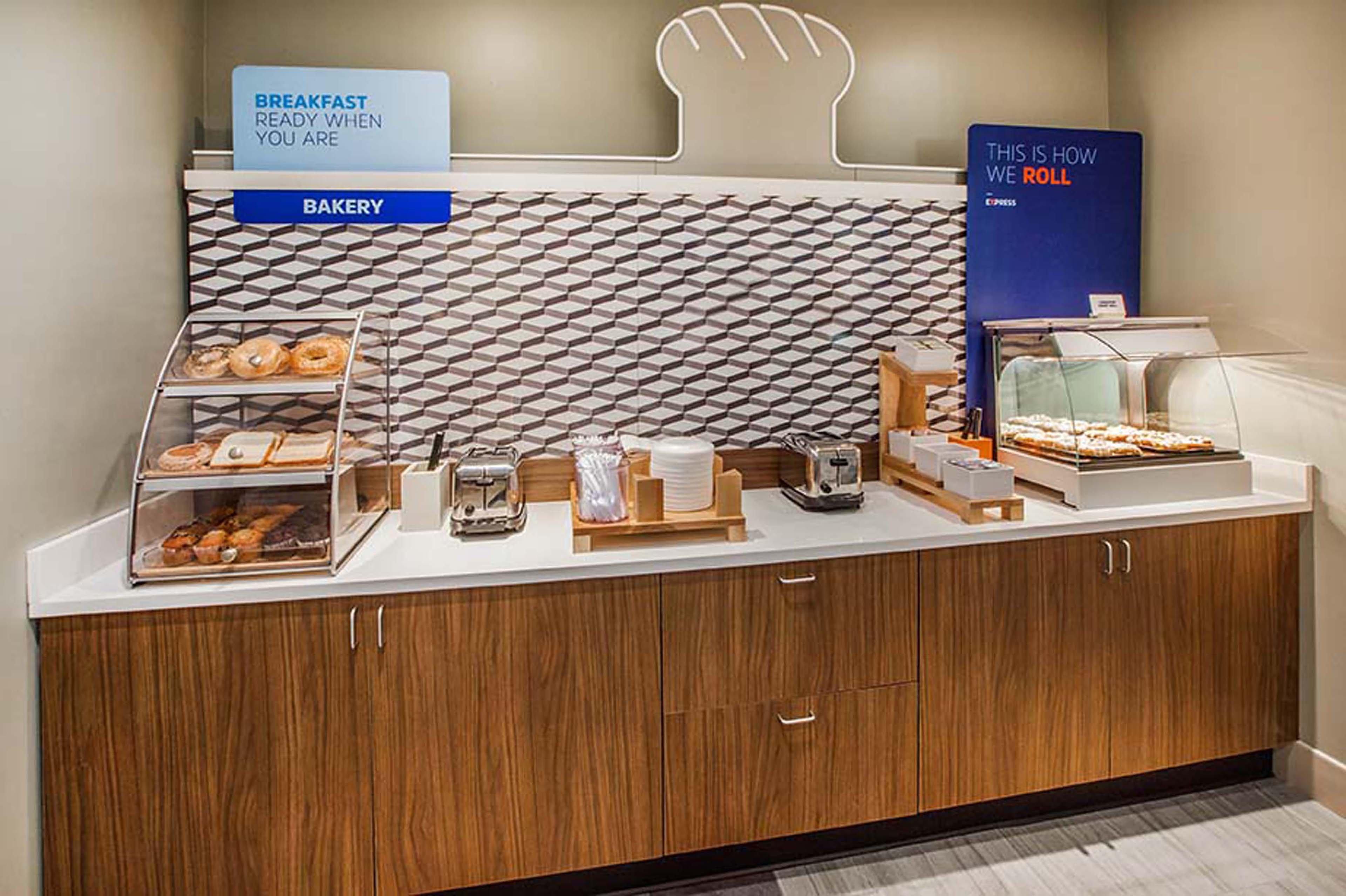Holiday Inn Express & Suites Danville By Ihg Экстерьер фото