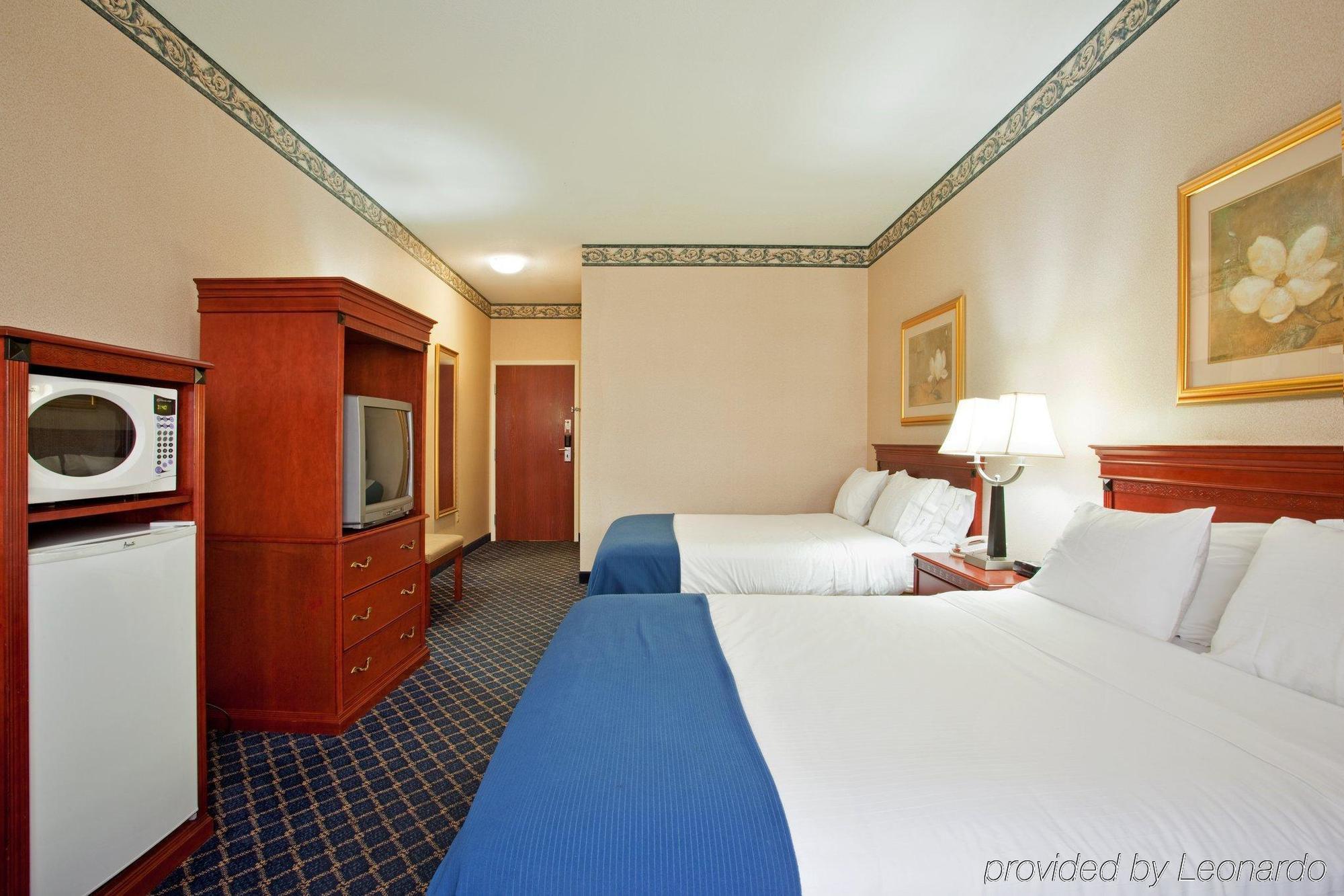 Holiday Inn Express & Suites Danville By Ihg Номер фото